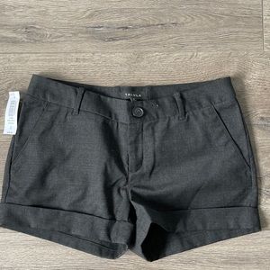 Aritzia shorts -size 2 *BNWT*